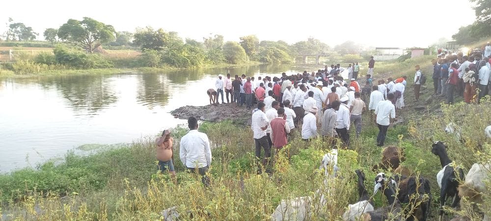 मेंढ्या धुण्यासाठी गेलेल्या मुलासह आई व मामाचा पाण्यात बुडून मृत्यू; नाशिक जिल्ह्यातील घटना