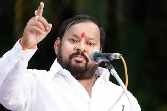 मोठी बातमी : शहाजी बापू पाटील यांचा राजकारणातून निवृत्ती घेण्याचा इशारा ; नेमकं काय म्हणाले वाचा....