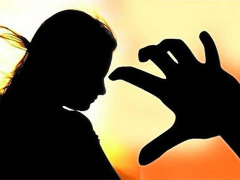 Nashik : 3 मुले असलेल्या हॉटेल मॅनेजरने 20 वर्षीय मुलीला प्रेमाच्या जाळ्यात अडकवले आणि वारंवार....