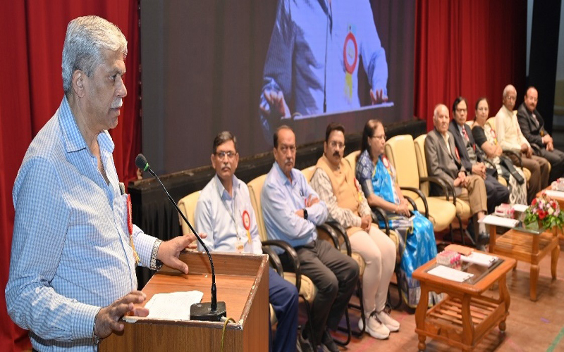 गोखले एज्युकेशन सोसायटीच्या सर्वांगीन प्रगतीत गोसावी यांचे  योगदान मोलाचे : माजी कुलगुरू डॉ. नितीन करमाळकर...