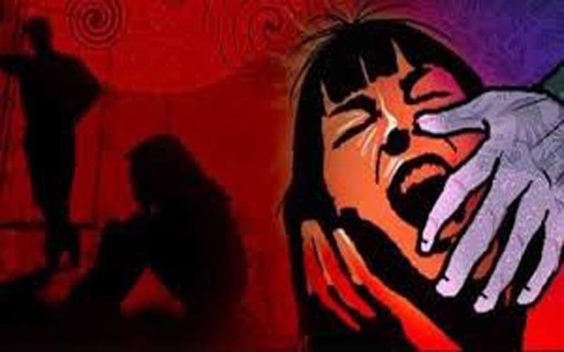 बदलापूरसारखाच प्रकार पुण्यात! स्कूल बसमध्येच चालकाकडून 2 चिमुकलींवर लैंगिक अत्याचार