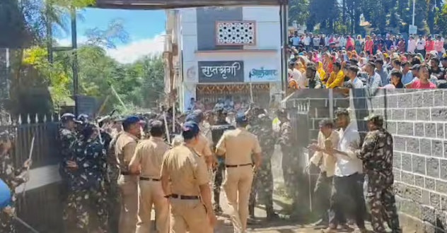 नाशिकच्या कळवणमध्ये आदिवासी आंदोलनाला हिंसक वळण; पोलीस जखमी