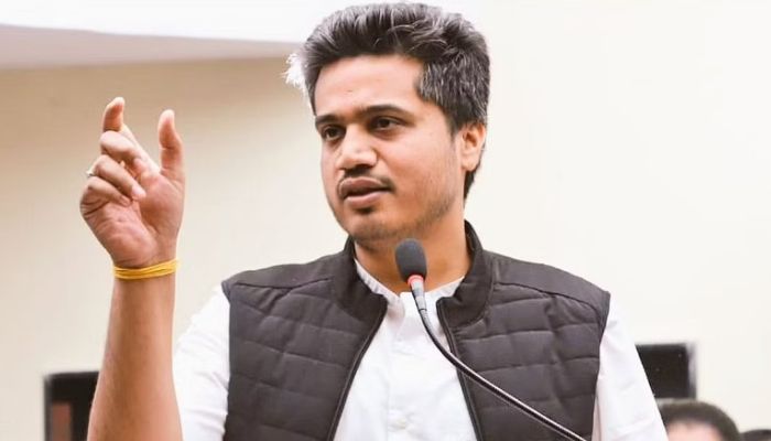 रोहित पवार यांच्यावर गुन्हा दाखल !  नेमकं प्रकरण काय?