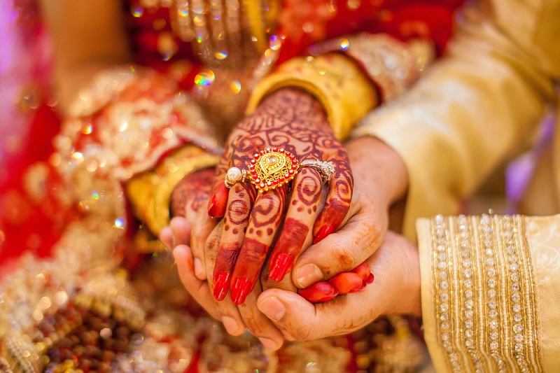 लग्न करताना रहा सावध, होऊ शकते 'अशीही' फसवणूक; अविवाहित सांगून केलं लग्न आणि पुढे...