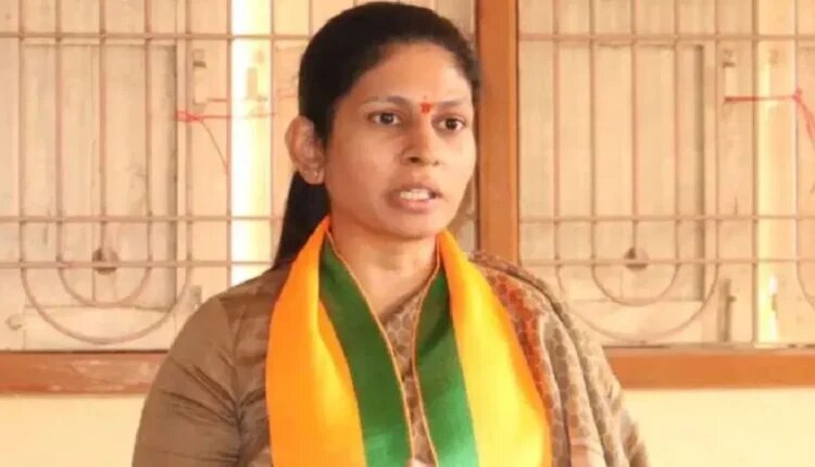 केंद्रीय मंत्री रक्षा खडसेंच्या मुलीचे  छेड प्रकरण : शिवसेना जिल्हाप्रमुखांच्या पुतण्यासह चार जणांना अटक