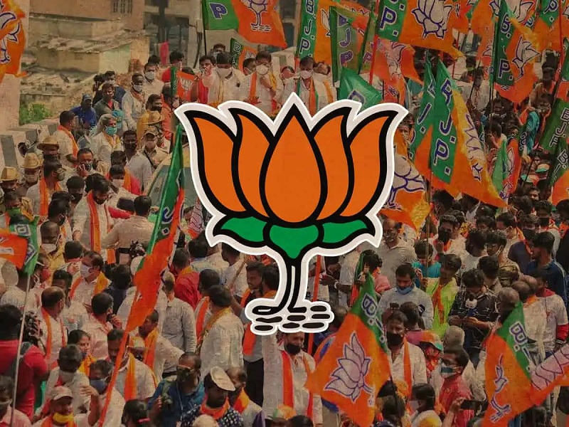 नाशिकमध्ये माजी महापौरांसह ५४ जणांची भाजपमधून हकालपट्टी