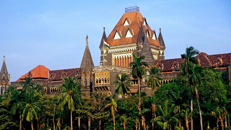 खड्यांमुळे मृत्यू झाल्यास अधिकारी , कंत्राटदार जबाबदार, कुटुंबाला द्यावी लागणार ६ लाखांची भरपाई