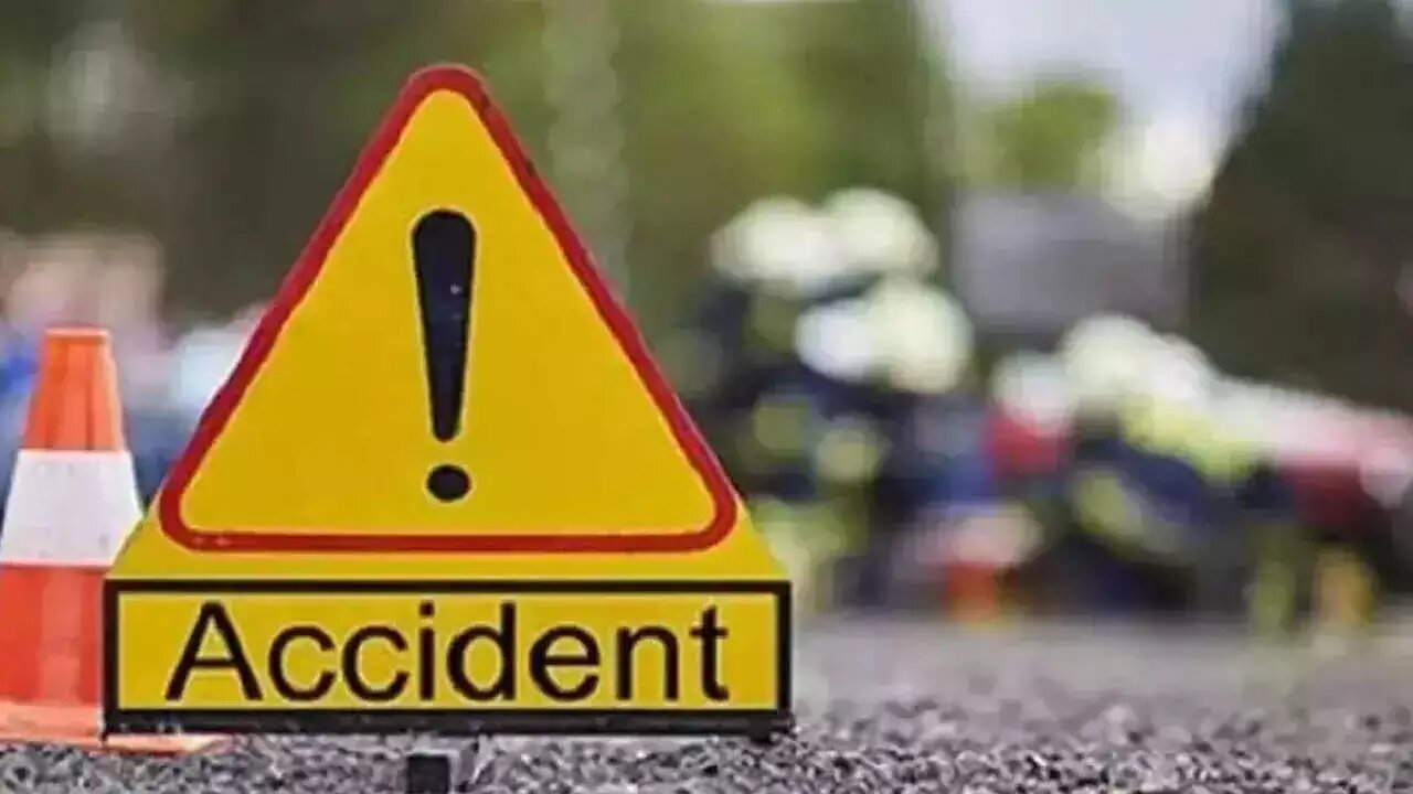 शाळेच्या पहिल्याच दिवशी दोन सख्ख्या बहिणींचा भीषण अपघात , कुठे घडली घटना ?
